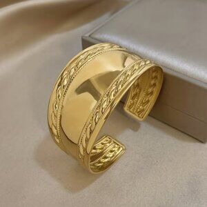 Luxury Elegant Twisted Wide Curved Gold Plated Stainless Steel Open Bangle